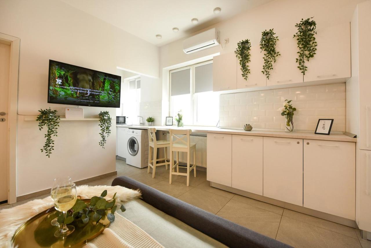 Read All About It - Stylish Central Studio 부쿠레슈티 외부 사진